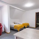 Gosciniec Mazur منزل للإقامة Krutyń
